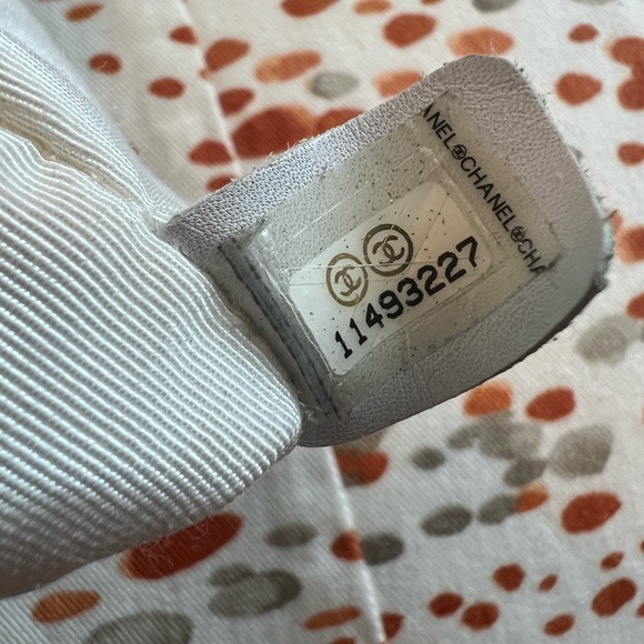 ‼️👜Chanel Executive White Leather - Women👜‼️ - Picture 13 of 16